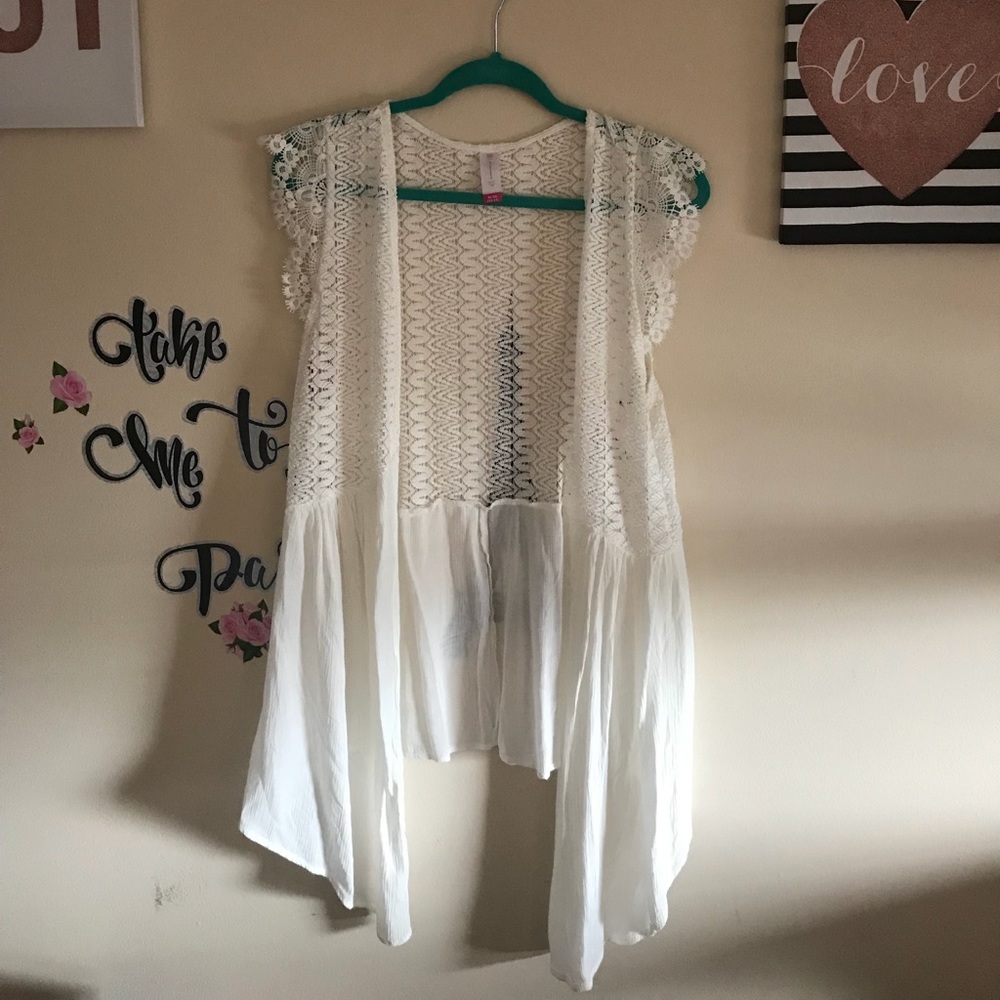 White cardigan, never worn!